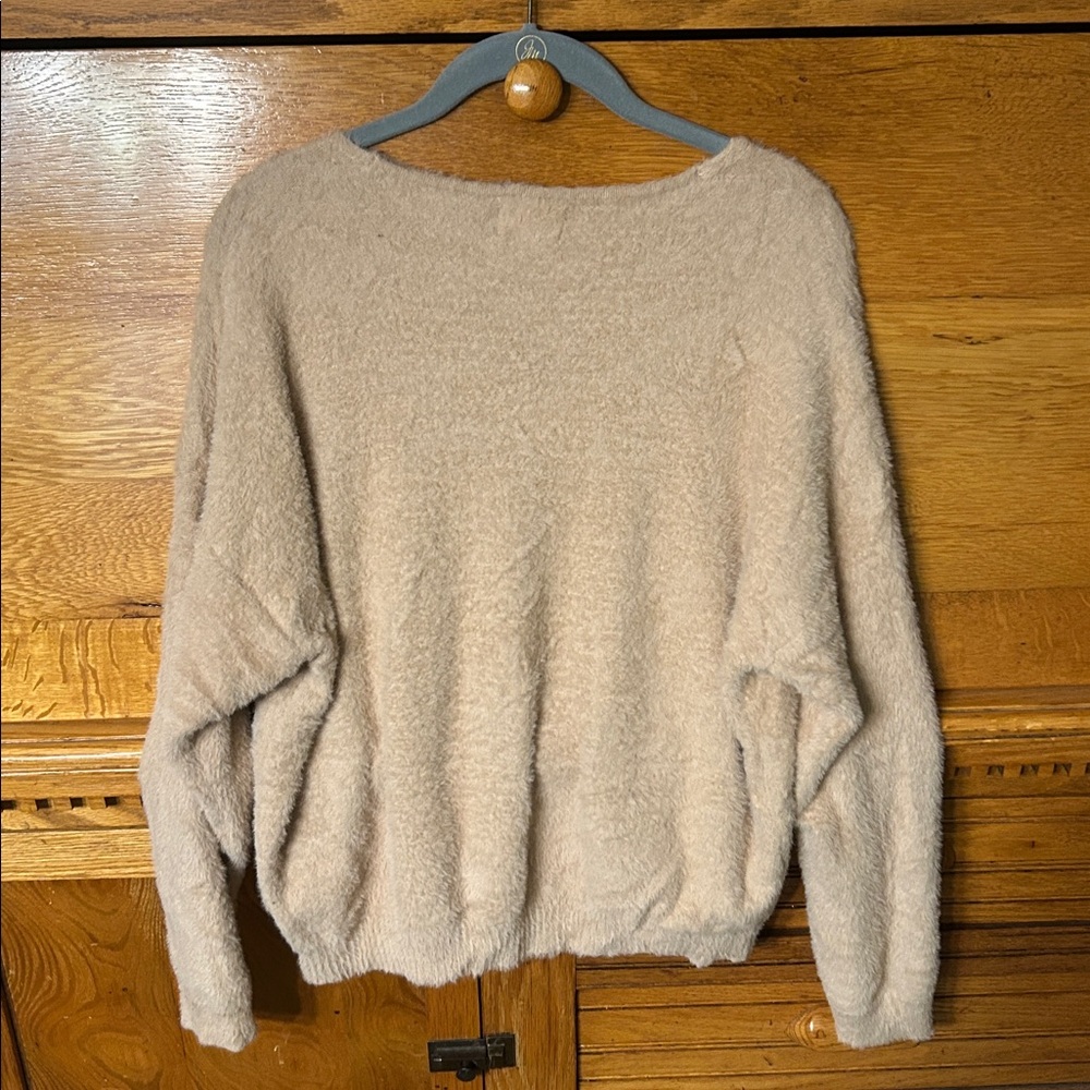 Ivy & Leo Tan Fuzzy V-Neck Sweater Relaxed Minimalist Cozy Soft Classic - Picture 2 of 8